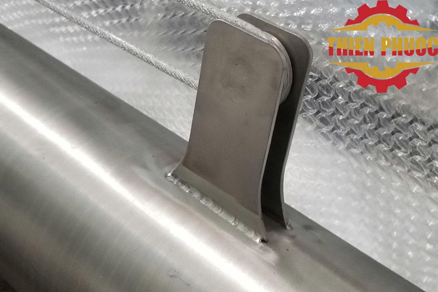 cột cờ inox ngoài trời
